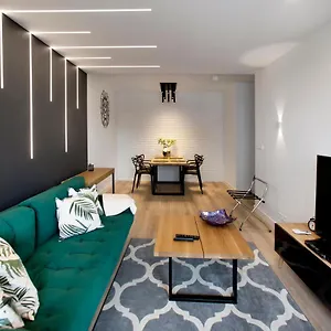 https://po-serviced-apartments-group-komputerowa.warsawhotelspoland.com
