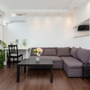 https://apartment-warsaw-grzybowska.warsawhotelspoland.com
